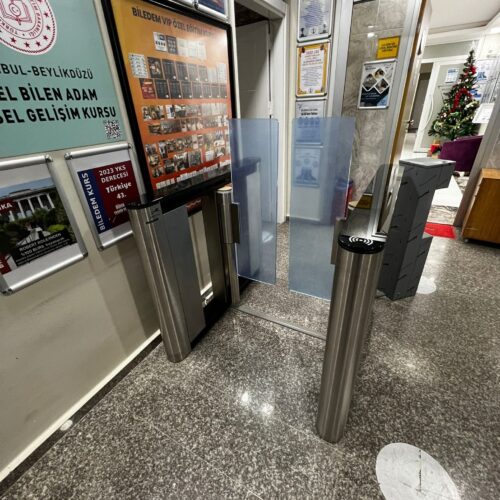 SF 120 – Özelleştirilebilir Özel Seri Kanatlı Optik Turnike