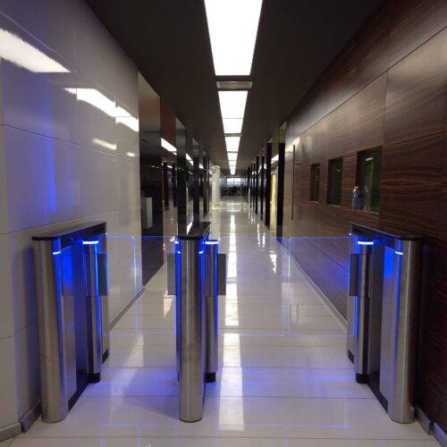 SF 120 – Özelleştirilebilir Özel Seri Kanatlı Optik Turnike
